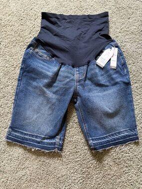Time And Tru Maternity Bermuda Short Womens Size S (4-6) Denim Stretch NWT